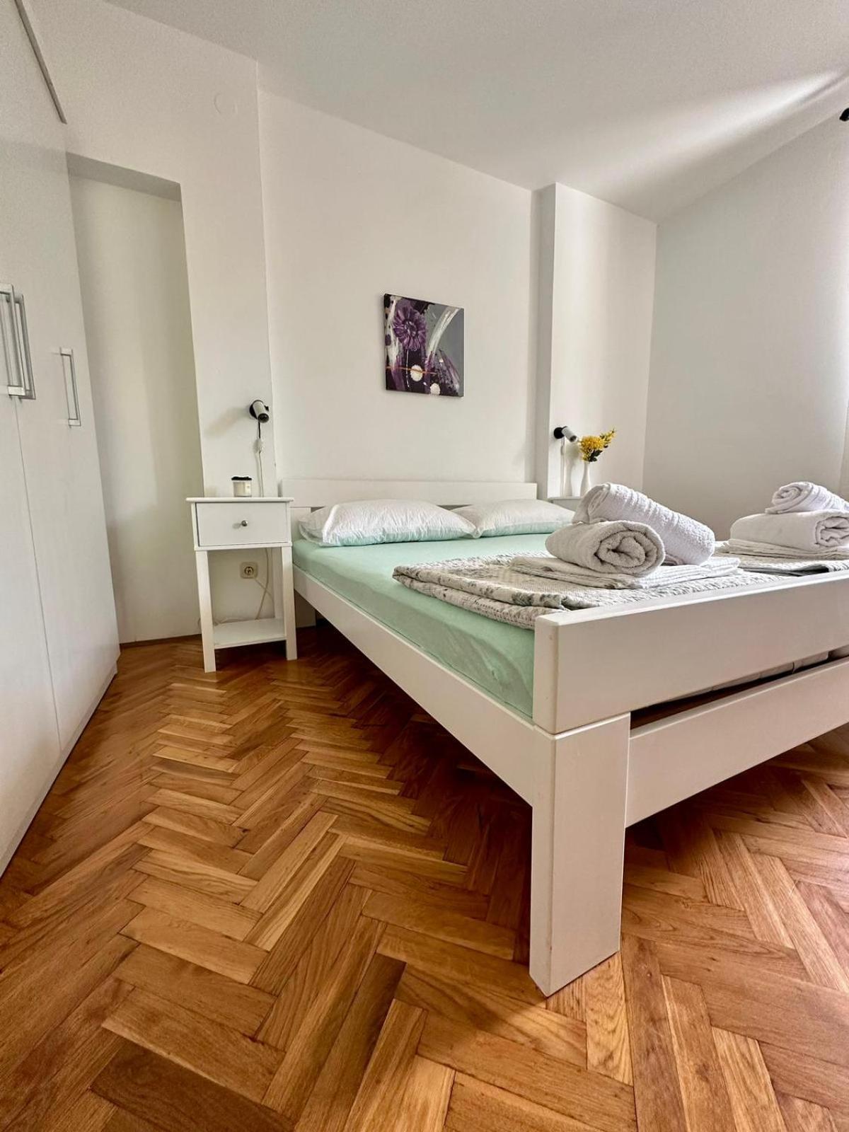 Delfin Apartments 扎达尔 外观 照片