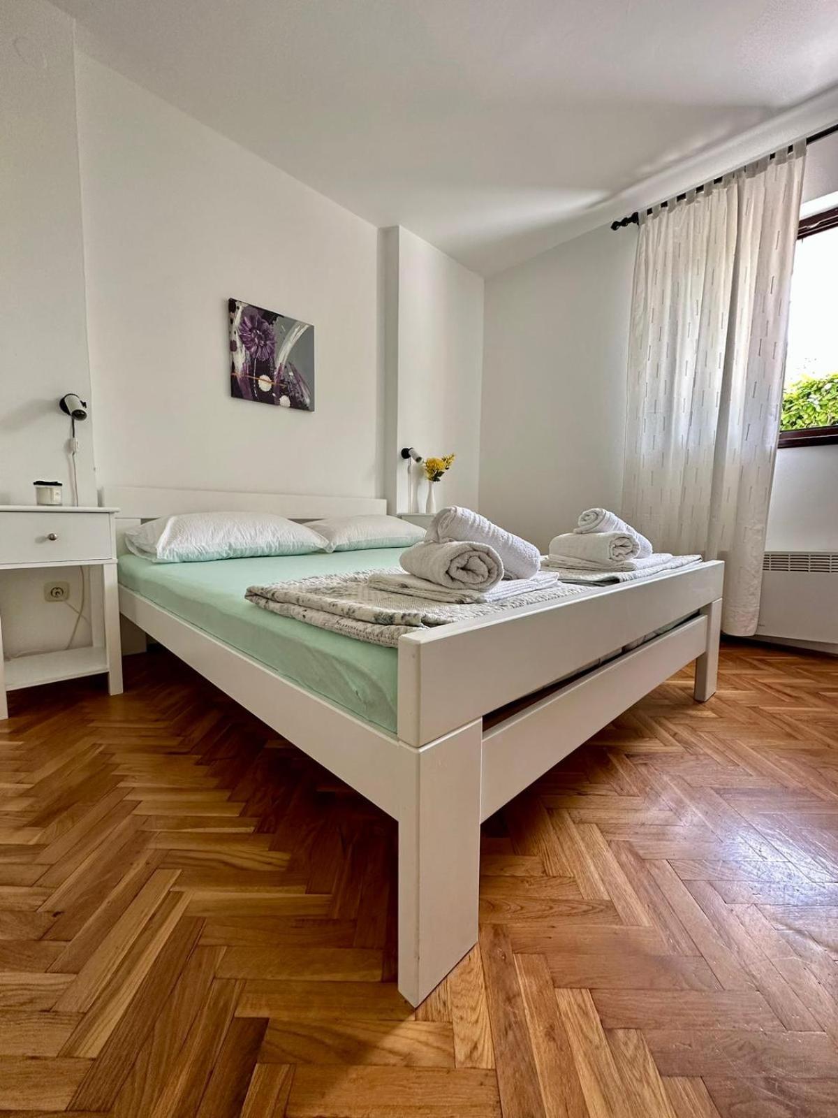 Delfin Apartments 扎达尔 外观 照片
